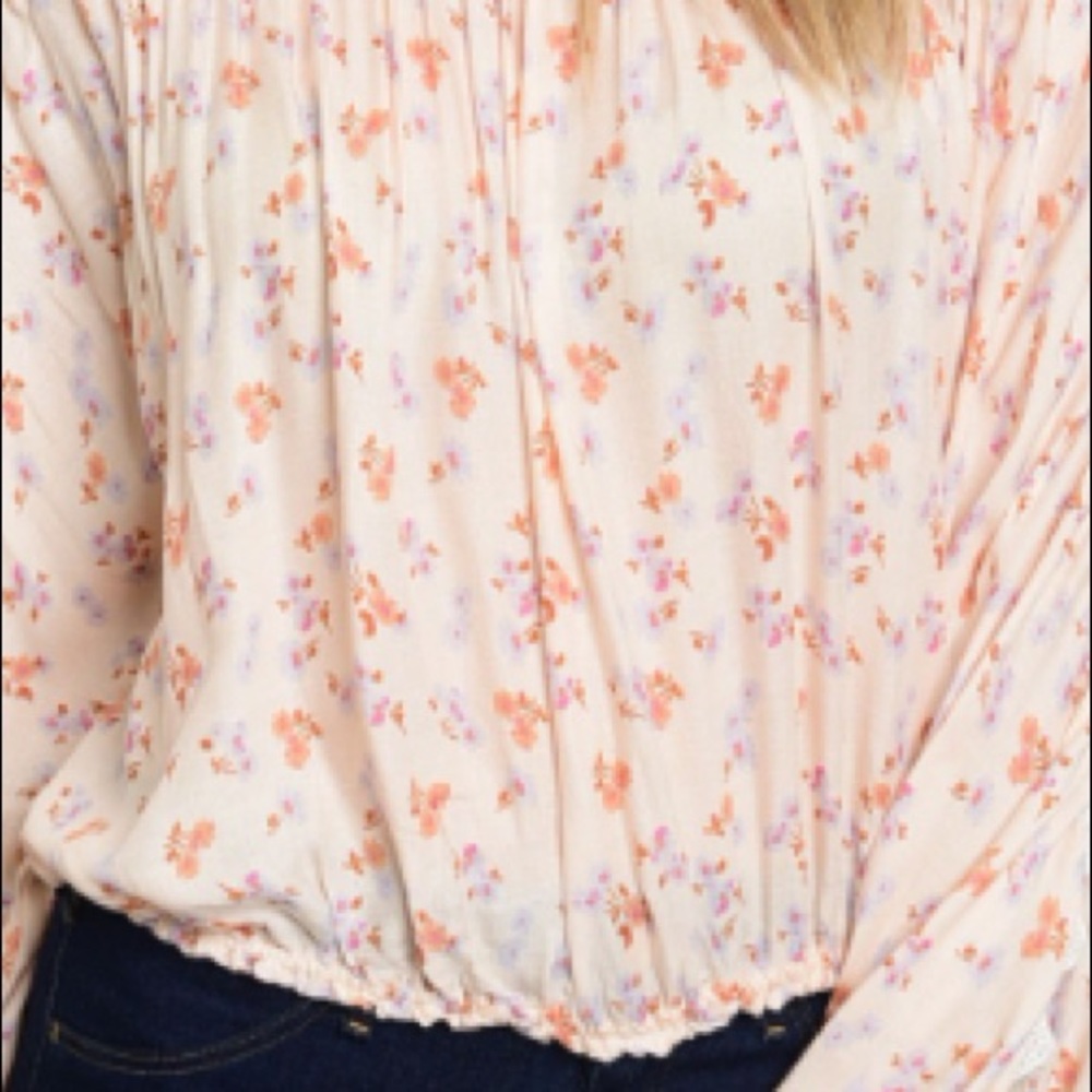Peach floral Off Shoulder Print crop Top - Picture 4 of 8